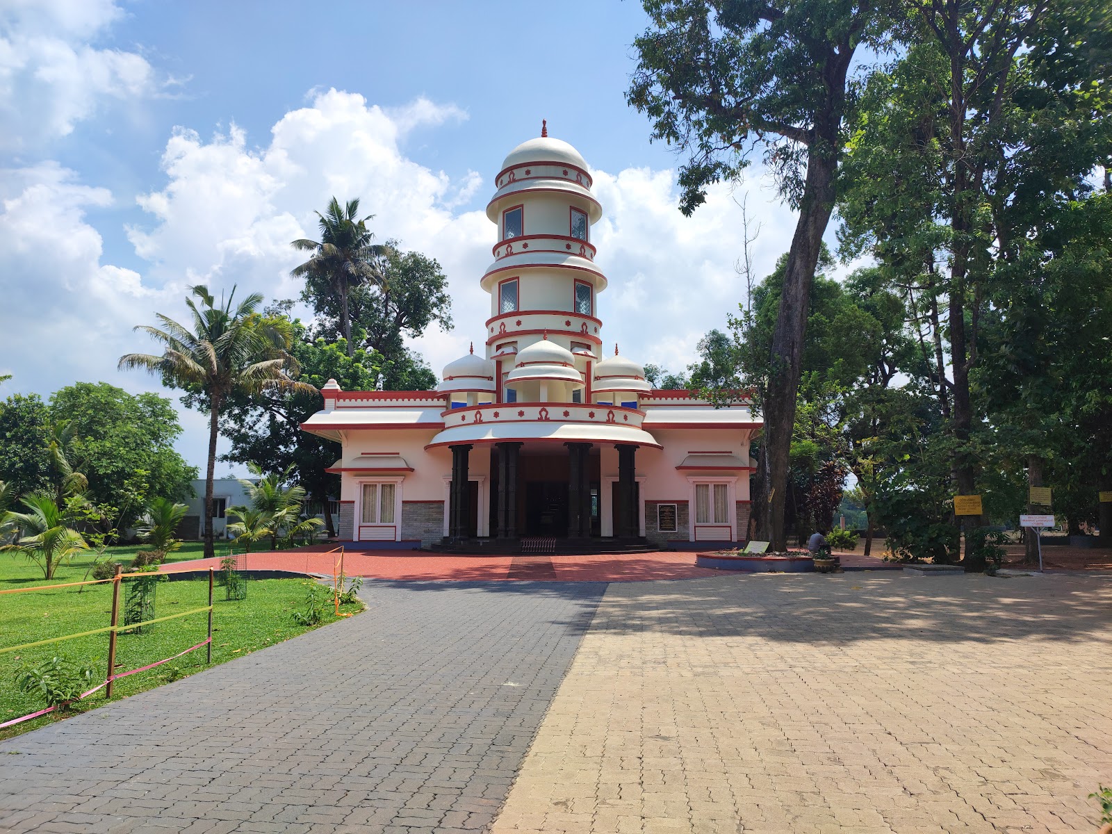 Adwaithasramam Aluva, Sree Narayana Guru Temple