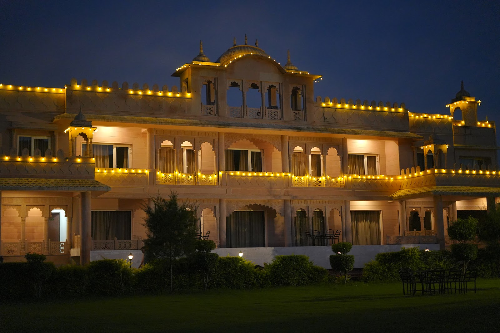 Alwarbagh by Aamod