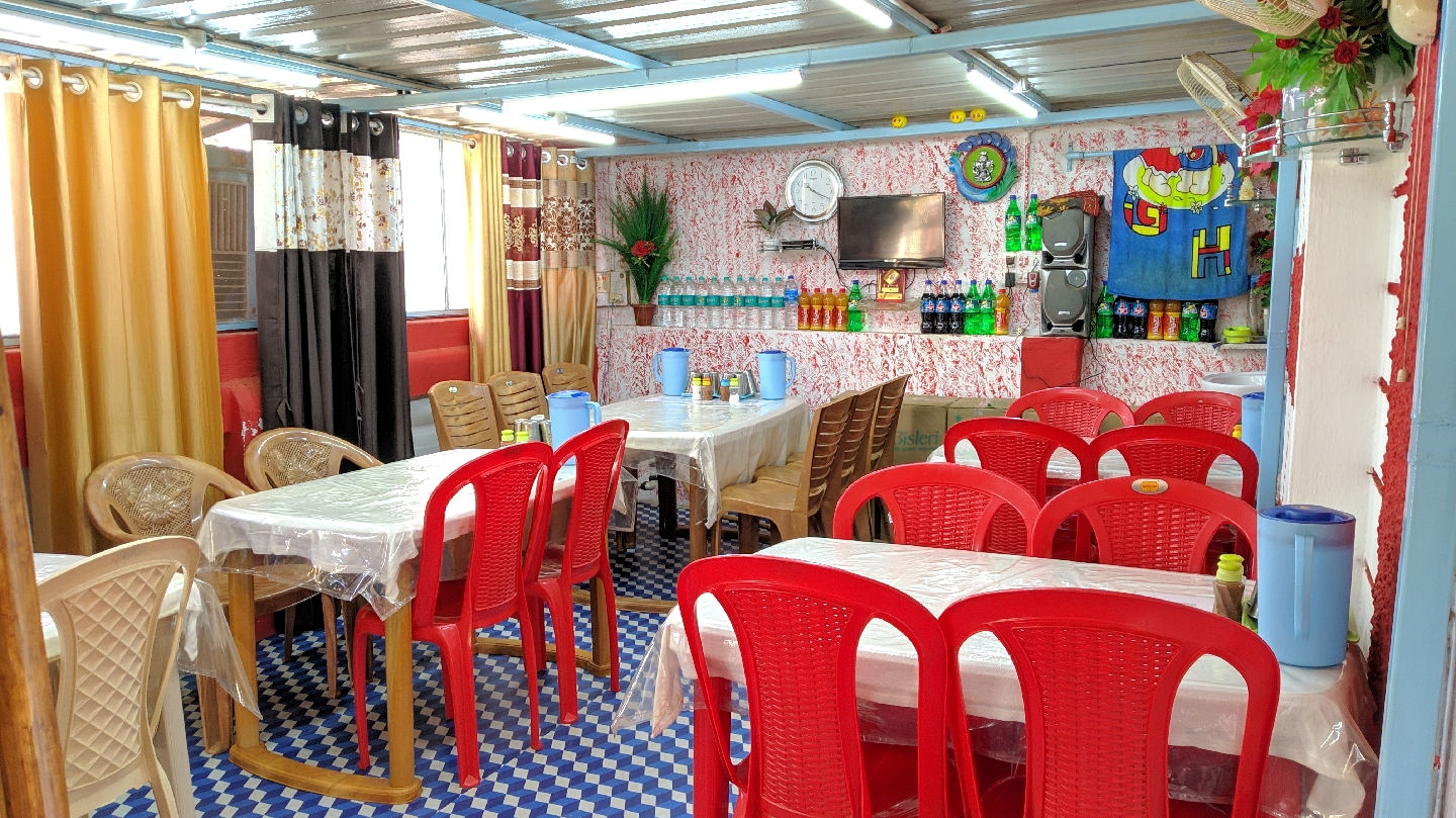 Maa Dada Boudi Breakfast & Resturant