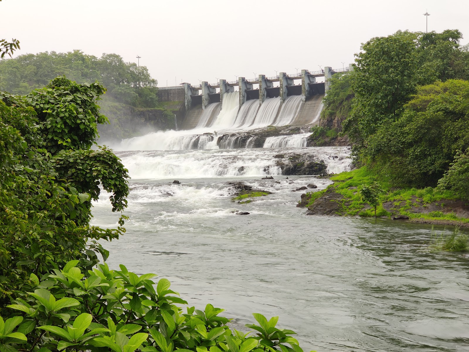Barvi Dam Road