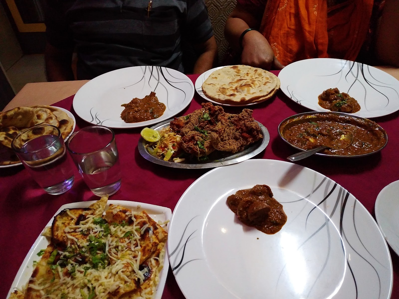Hotel Kinara Family Restaurant and Bar