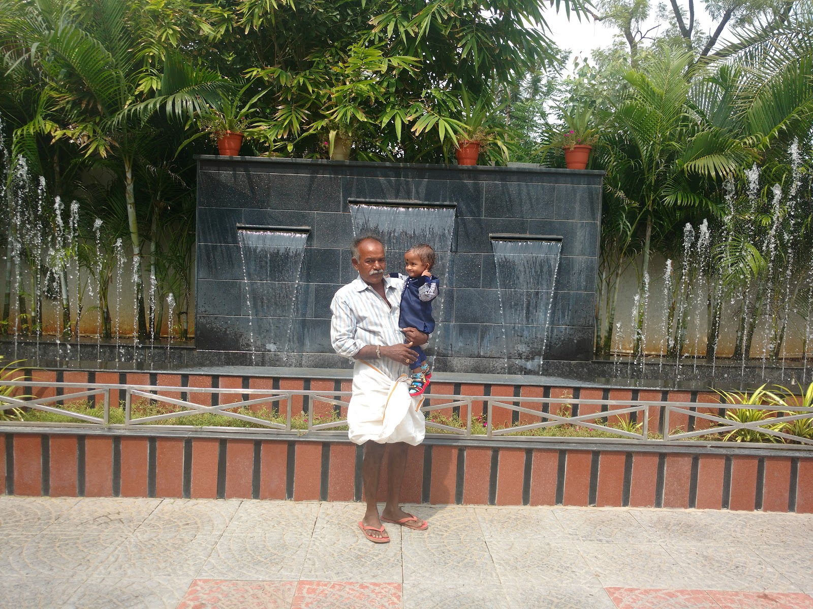 Hotel Mayura Lodge and Restaurant
