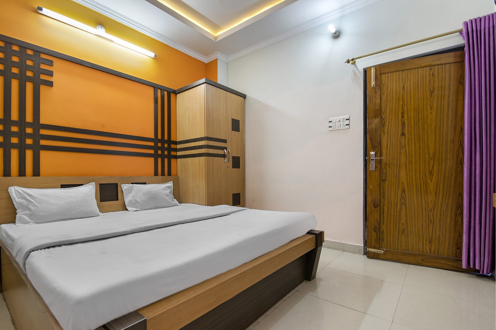Rajahamsa Guest House