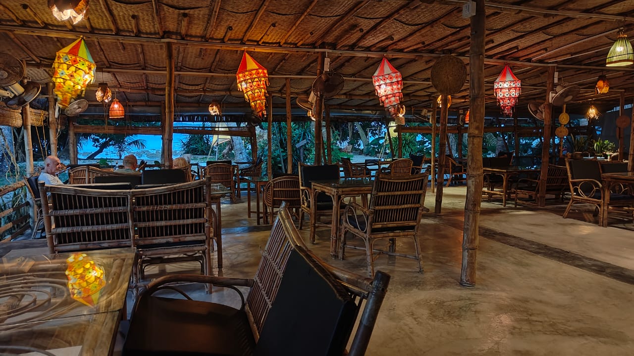 Full Moon Cafe