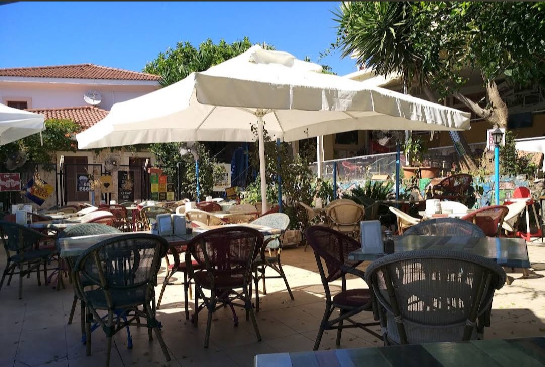 Castle Cafe & Restaurant