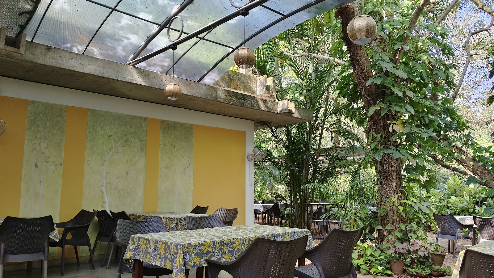 Naturellement Garden Cafe