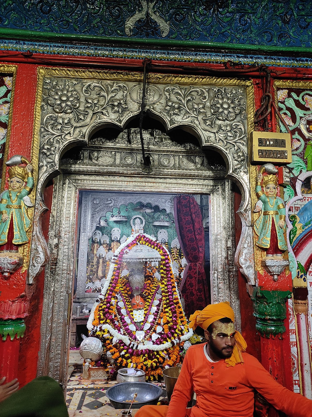 Shri Hanuman Garhi Mandir