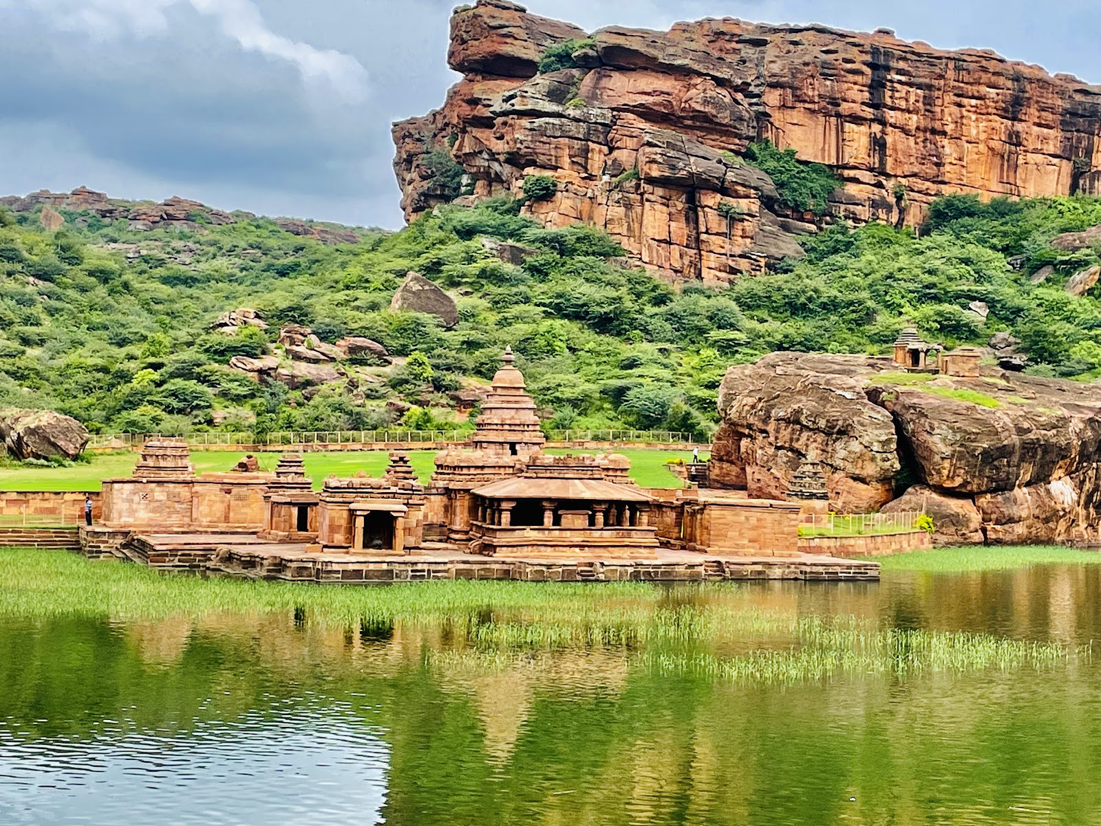 Sri Bhootanaatha Gudi