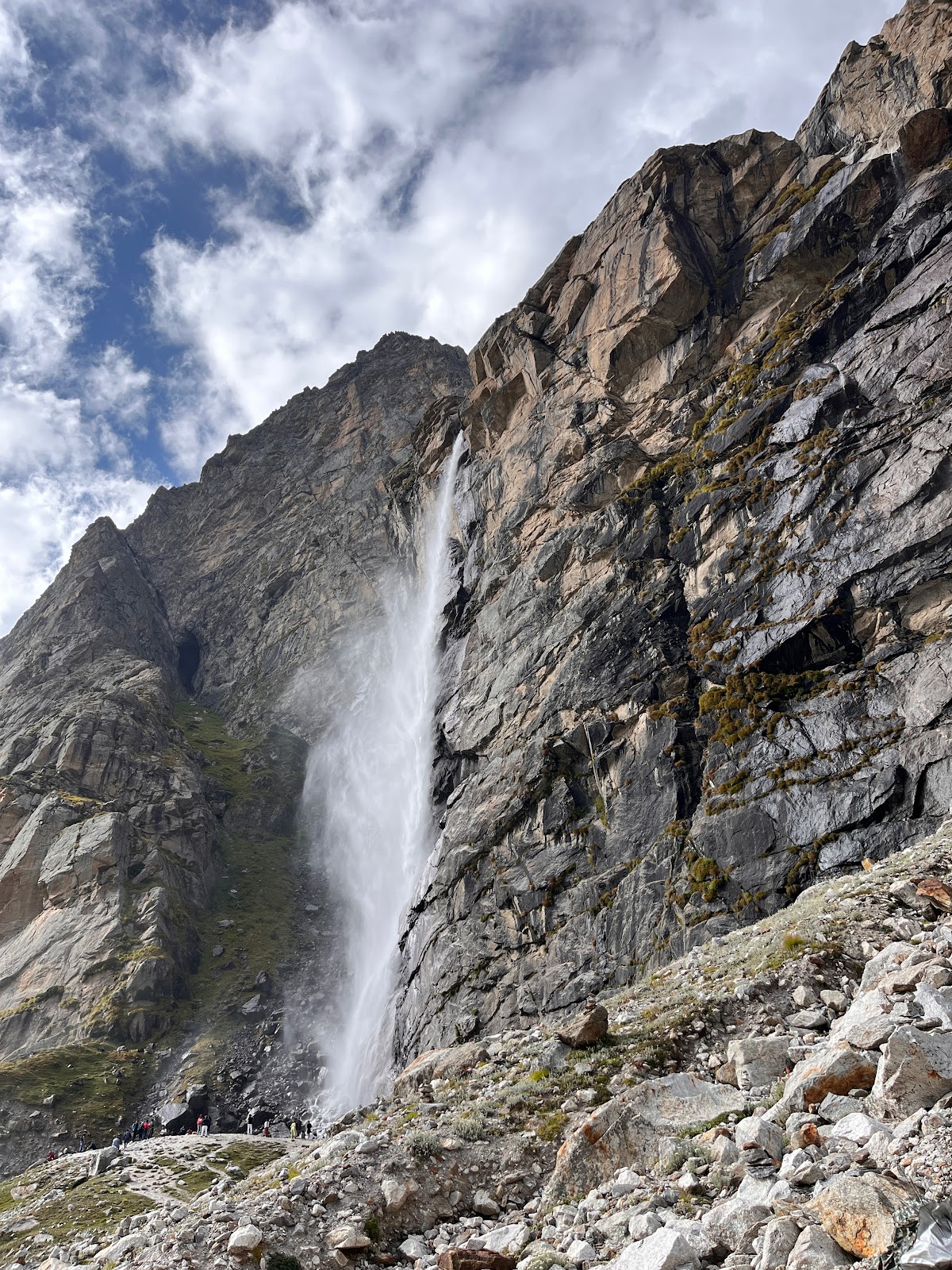 Vasudhara Falls