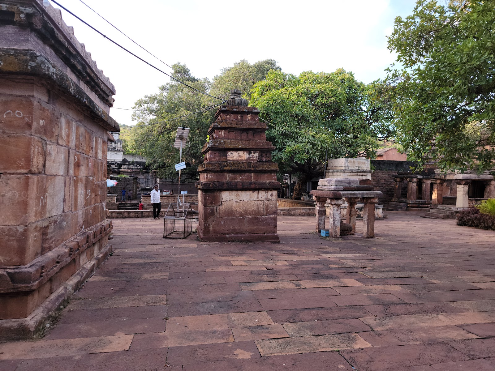 Dakshina kaashi Shri Mahaakuteshwara Gudi