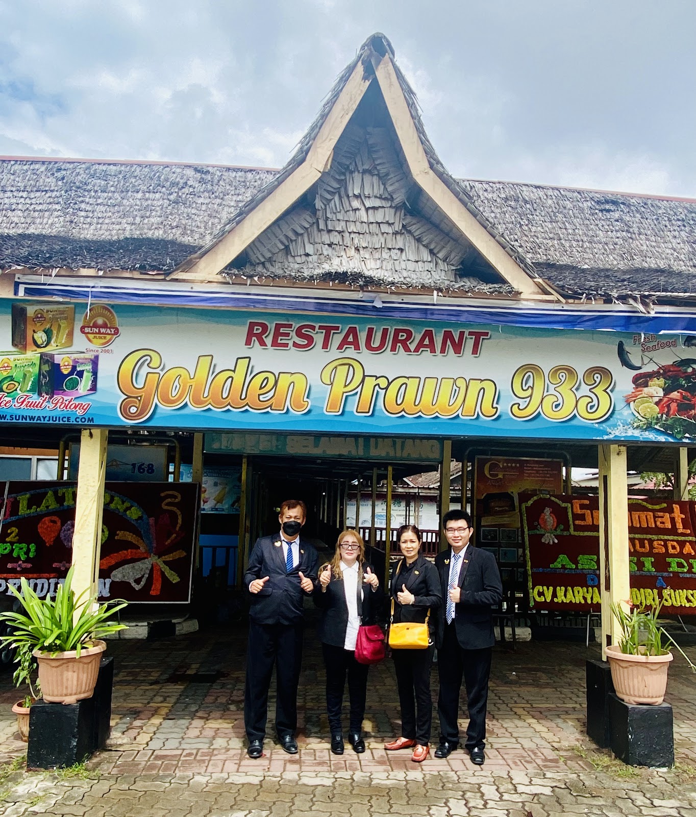 Golden Prawn 933