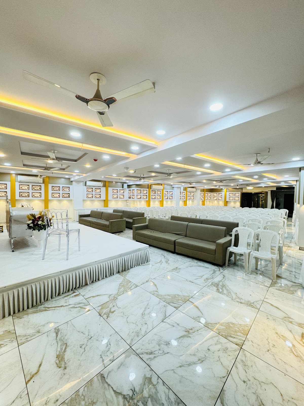 GALAXY HALL (AC) - Best AC Banquet Hall in Bhavnagar | Best AC Hall in Bhavnagar | Best Wedding Venue in Bhavnagar