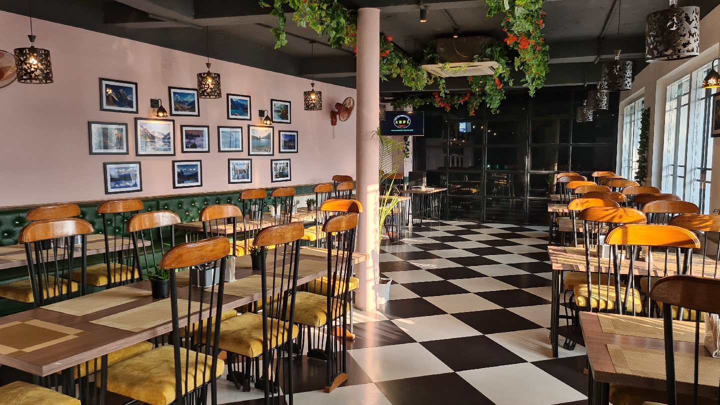The Lake Hill Restaurant Café