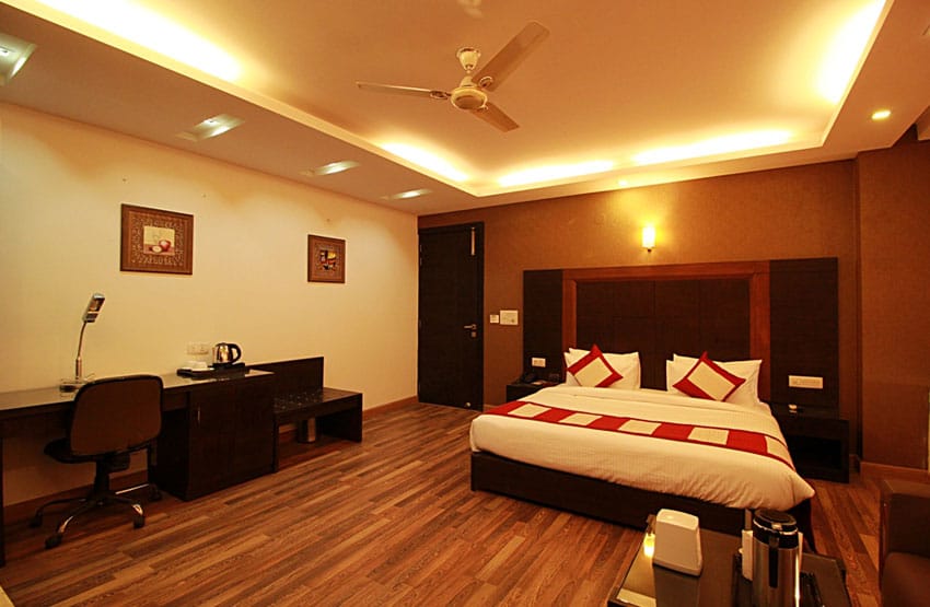 Hotel Rajmahal Inn
