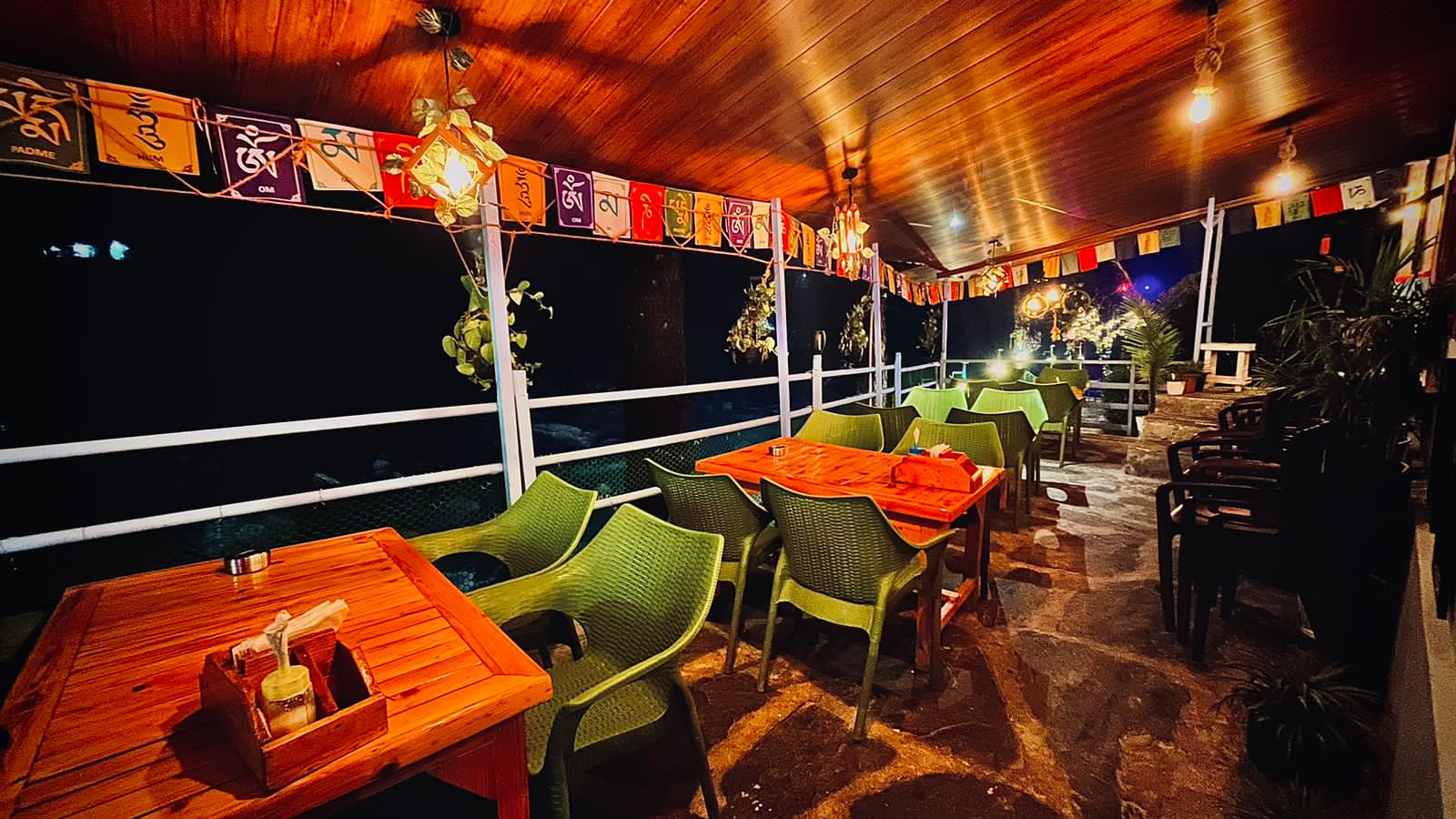 Riverview cafe, Sony Cottage kasol