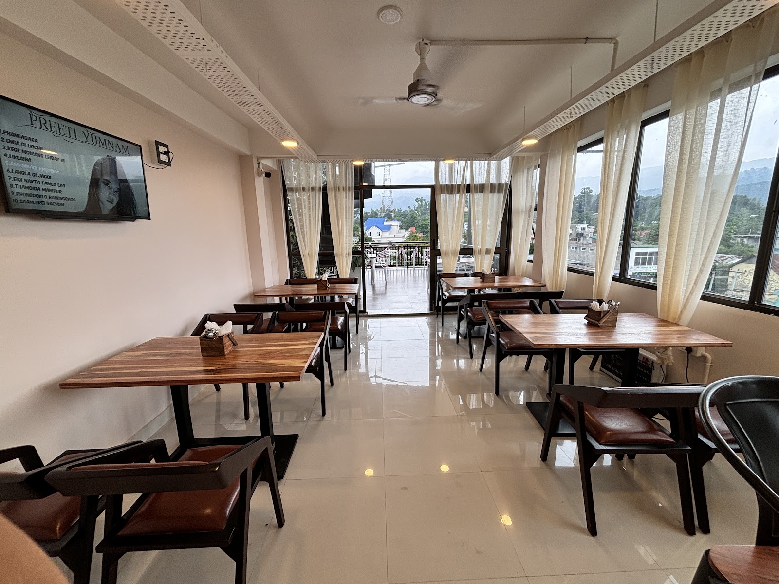 Jen Aura Restaurant
