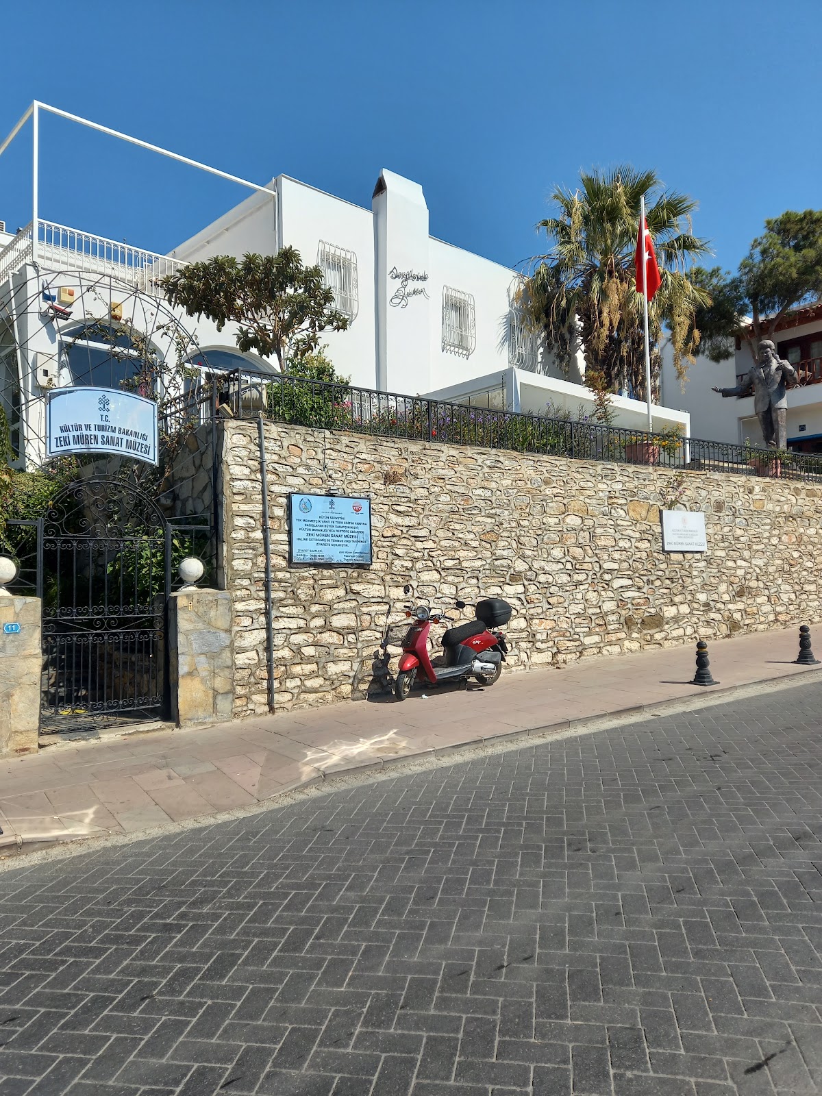 Zeki Muren Arts Museum