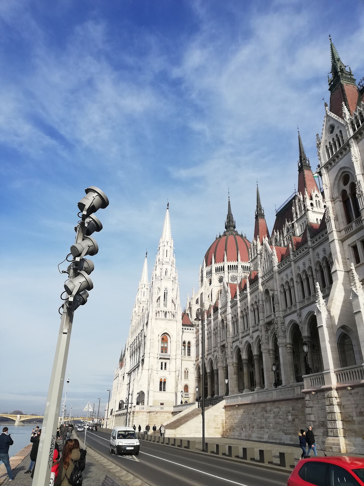 Ikonik Parlament