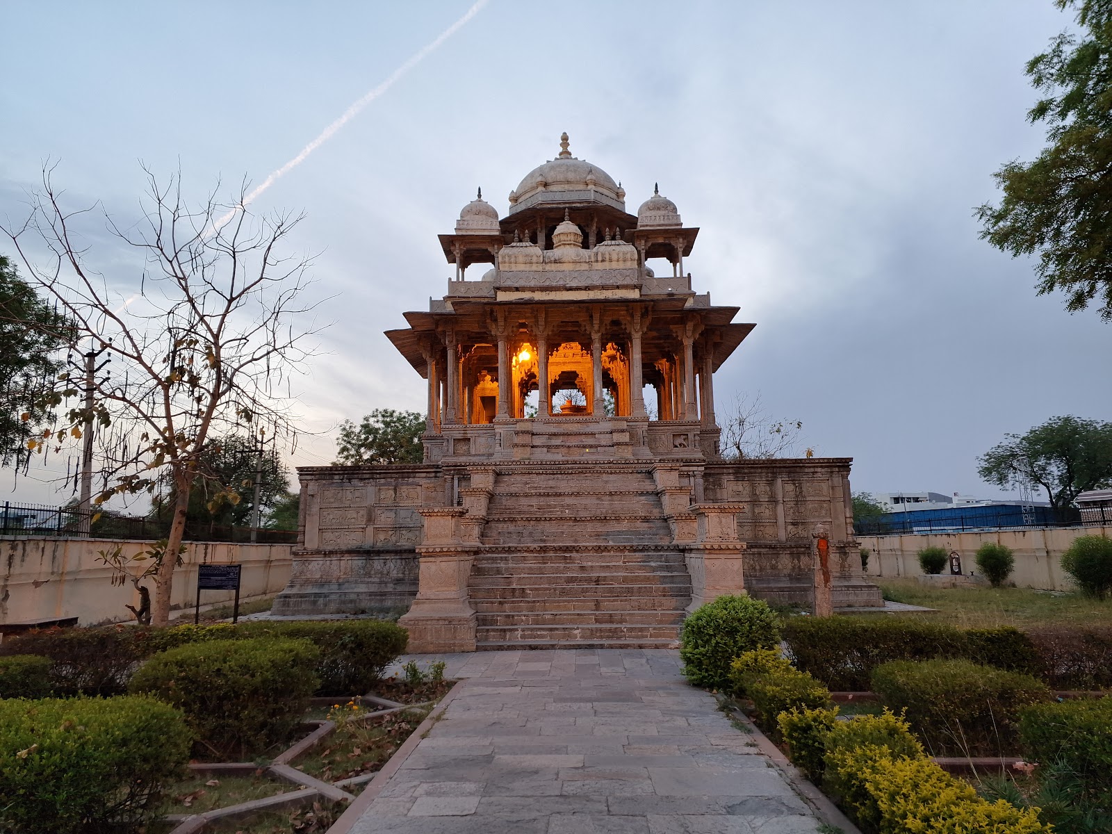84 Pillared Cenotaph