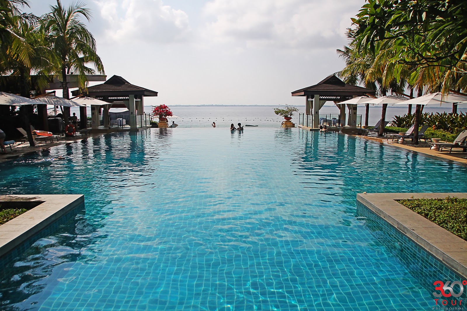 Crimson Resort and Spa Mactan