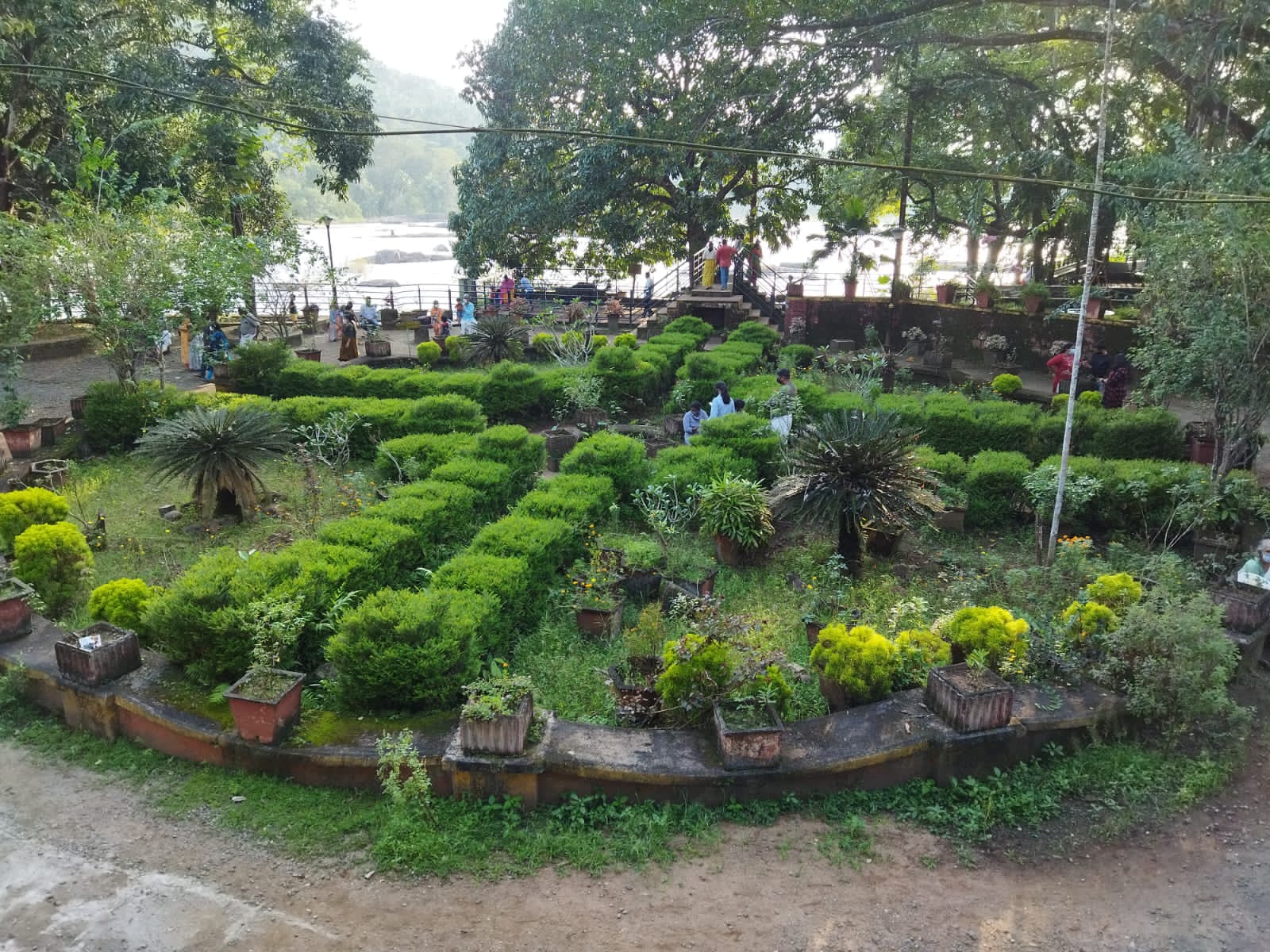 Thumboormuzhi dam garden entry