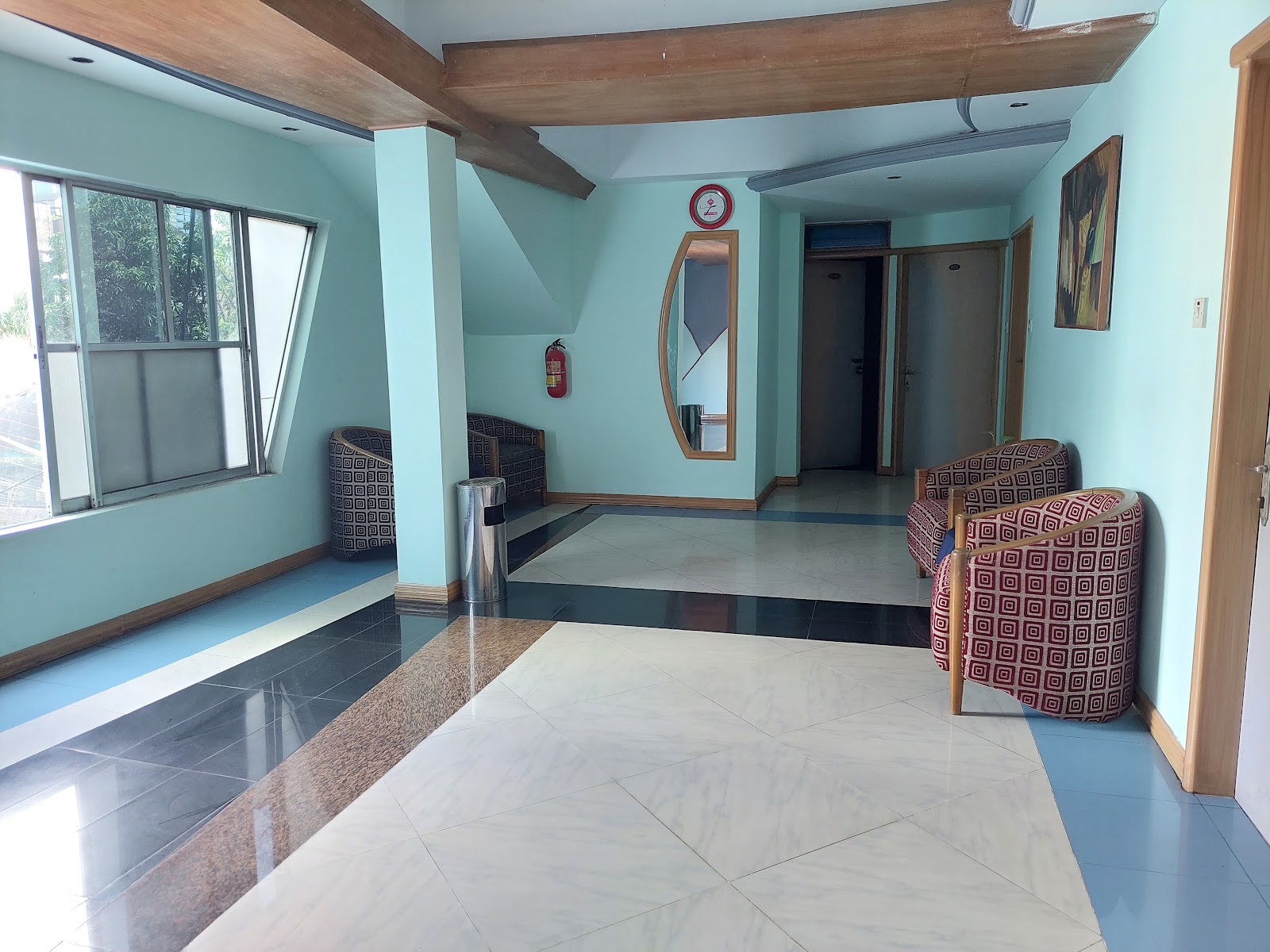 Landmark Hotel & Restaurant