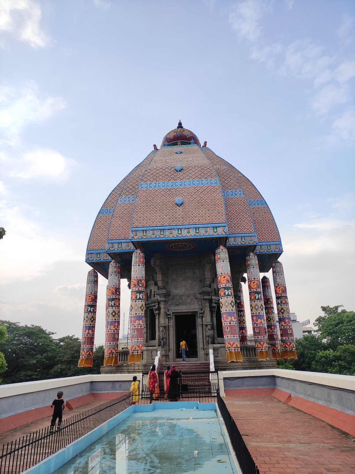 Valluvar Kottam High Road