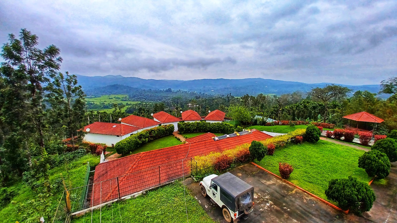 Sunset Valley Homestay - Best Luxury Family Resorts for Couples, Hotels, Hilltop Homestay in Chikmagalur