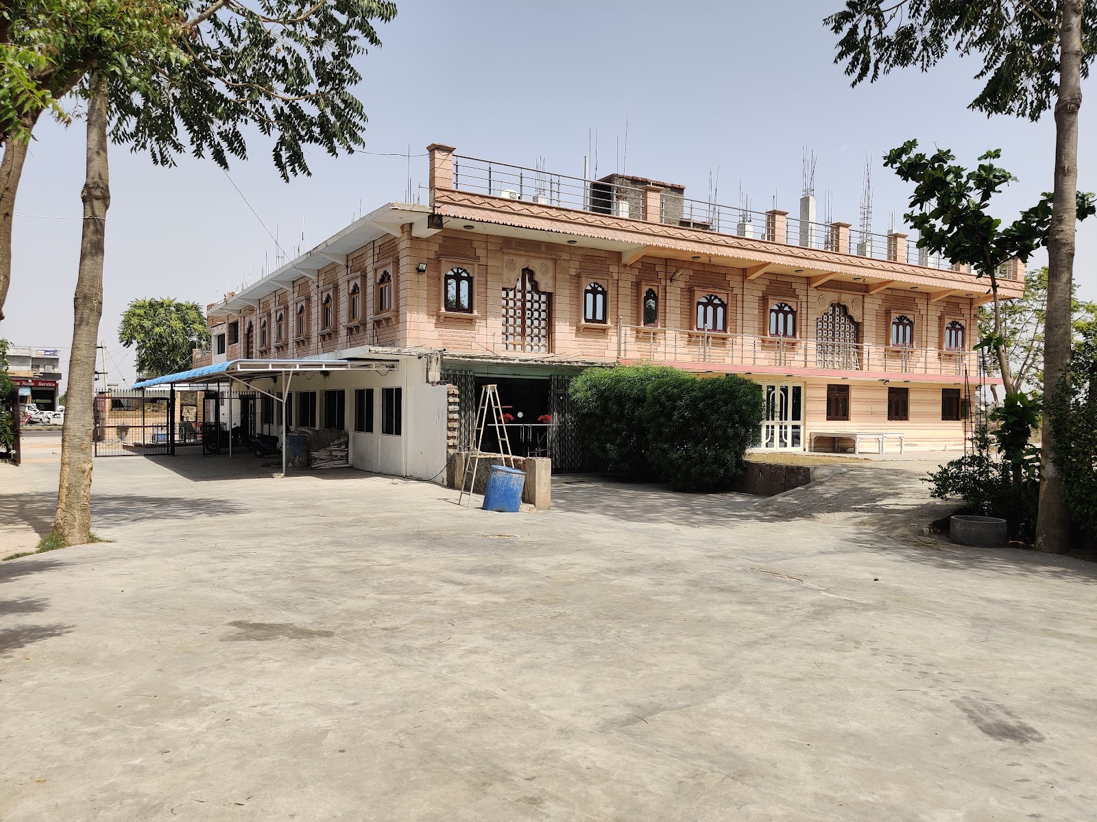 HOTEL SHIVAM PALACE & RESTAURANT