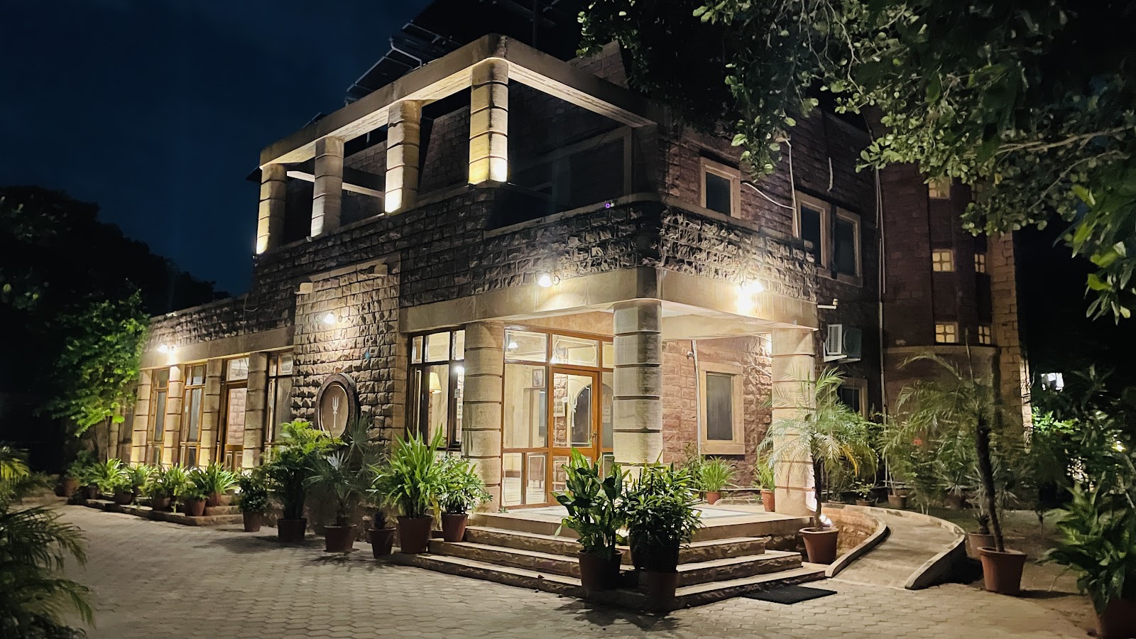 Karni Bhawan Heritage Hotel