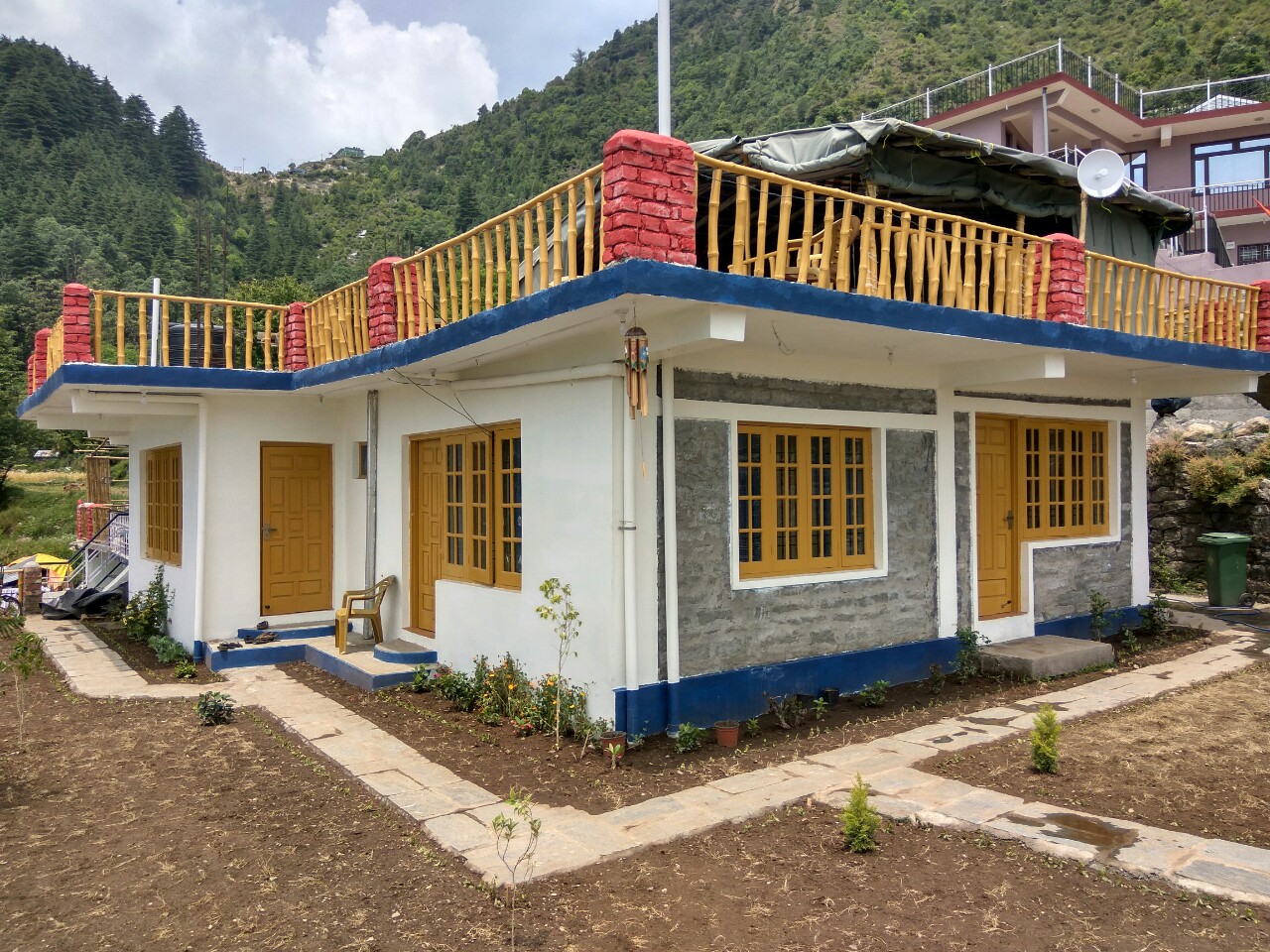 The Bunker Hostel - Dharamkot