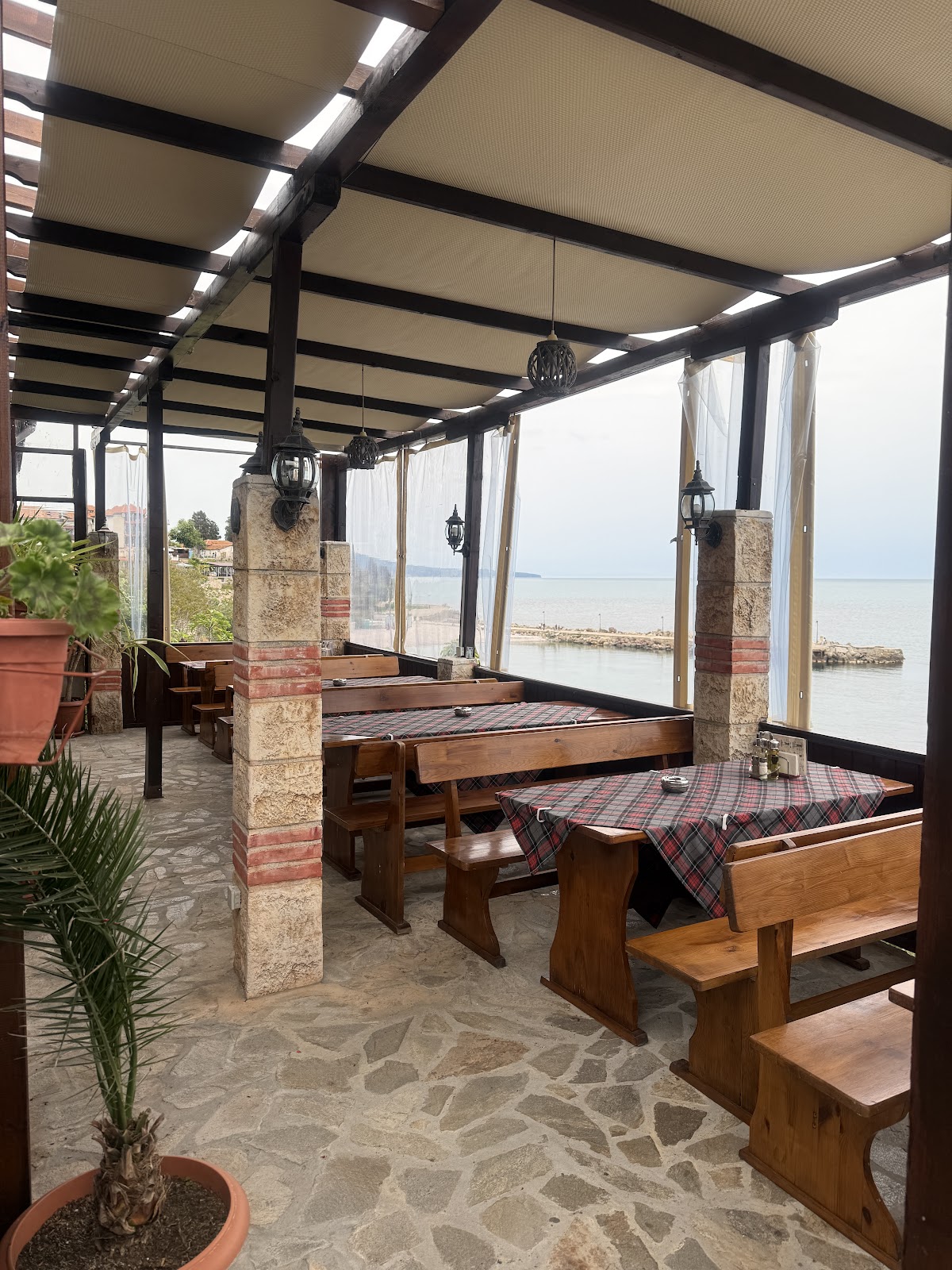 Sea view restaurant and bar EOS