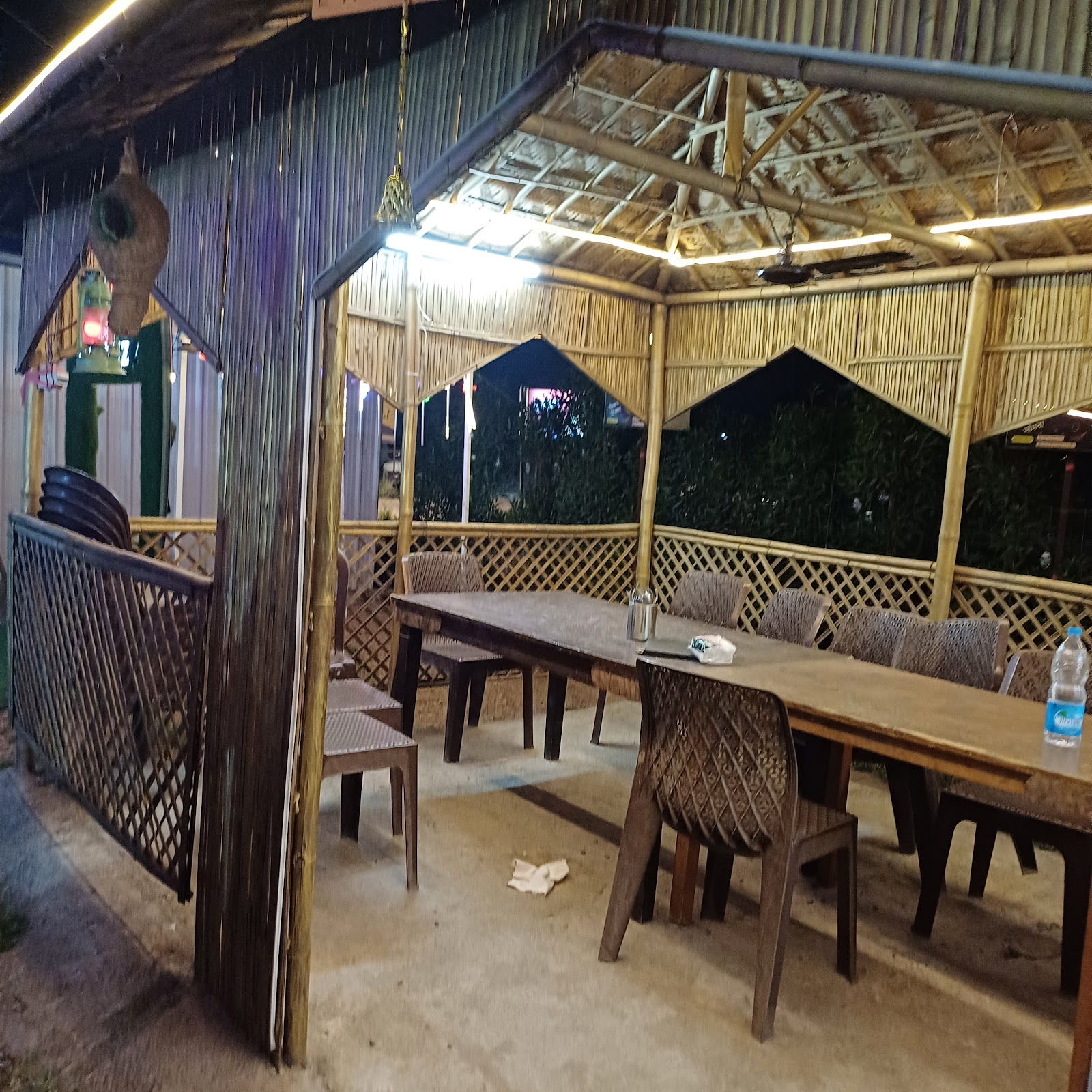Lazeez Family Dhaba (Bavisa Faliya Silvassa)
