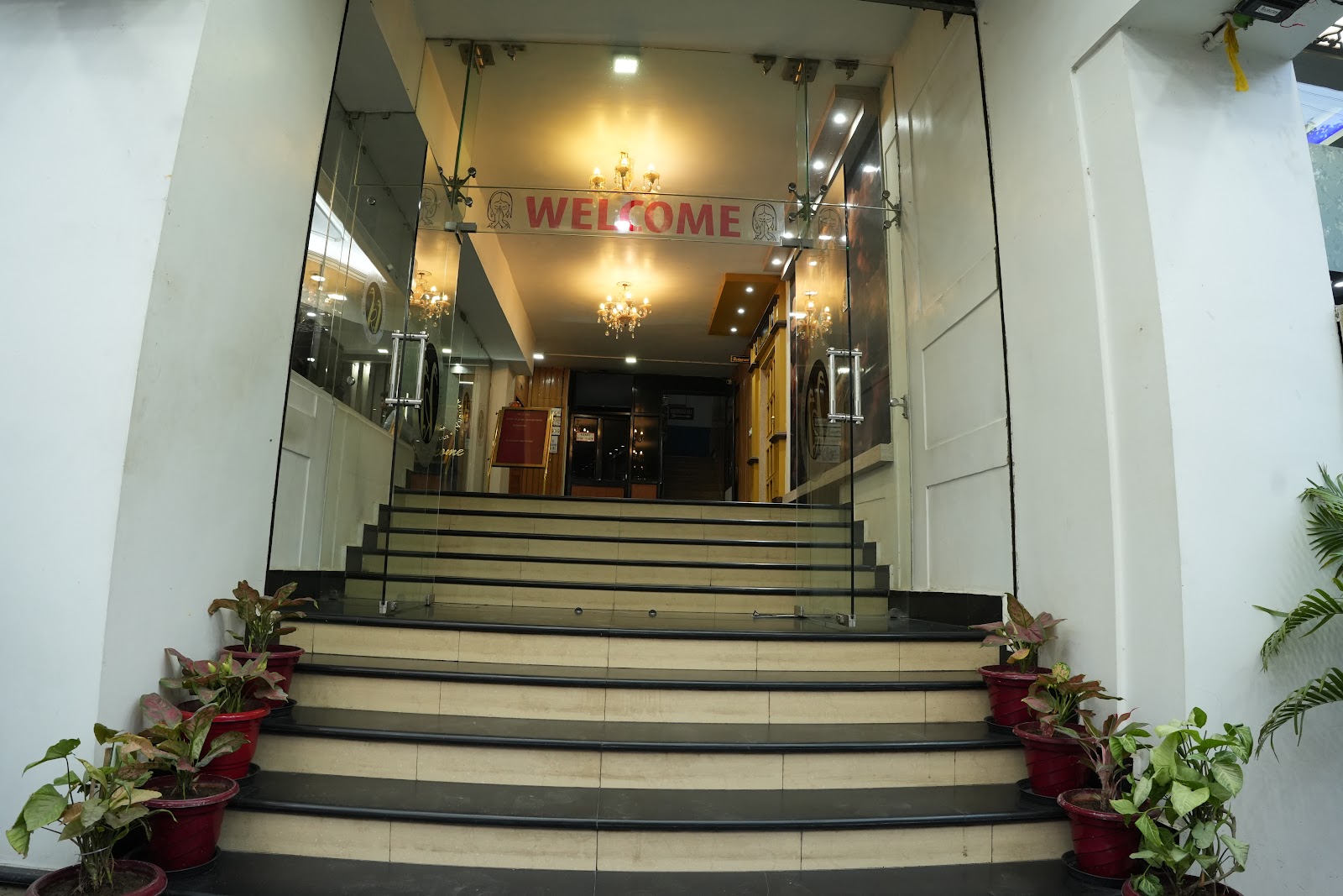 Hotel Rajhans International