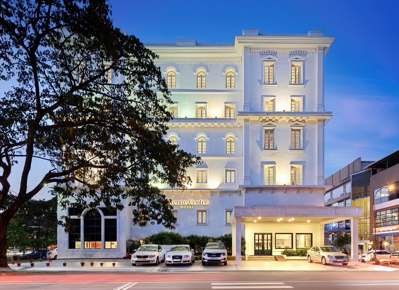 The Avenue Center Hotel