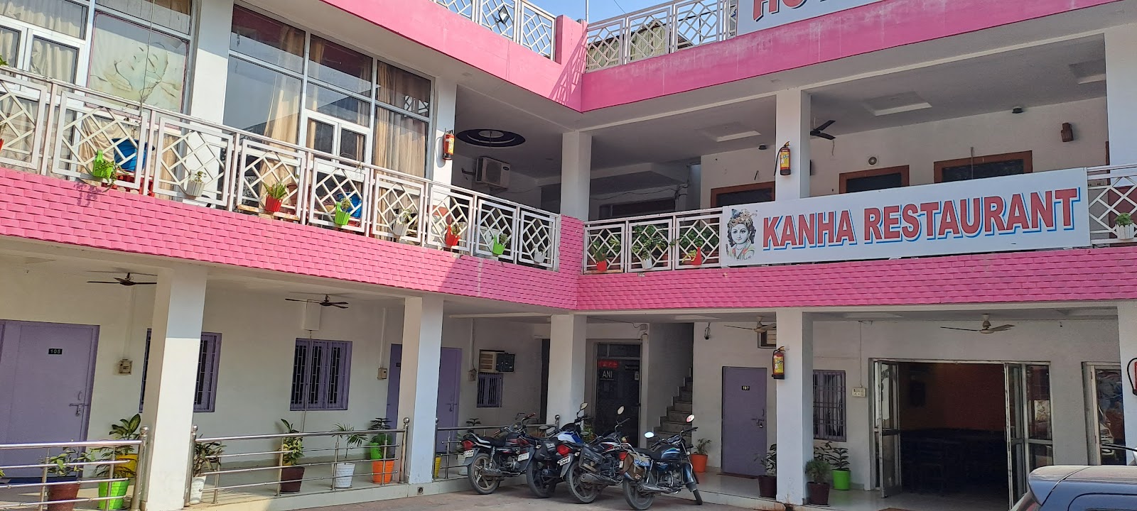Hotel Vrindavan & Kanha Restaurant
