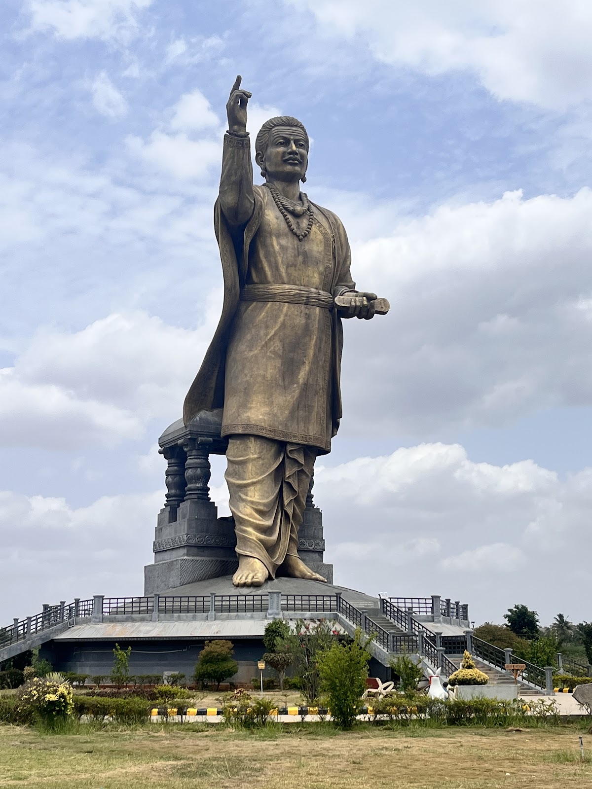 Vishwaguru Basaveshwara Statue