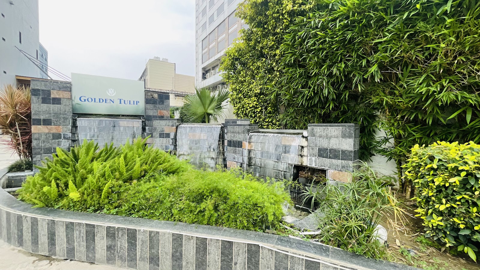 Golden Tulip Vasundhara