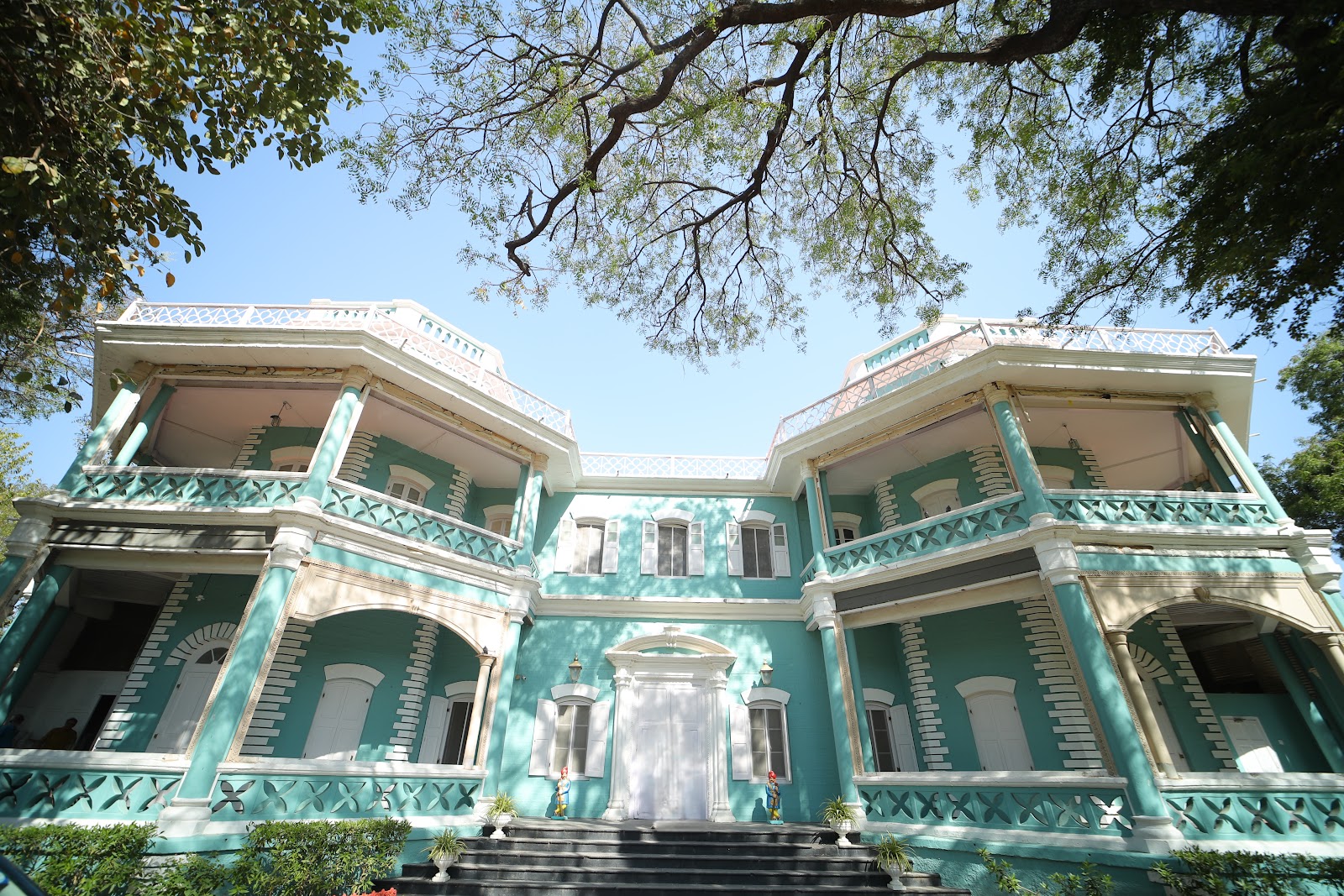 Riverside Palace