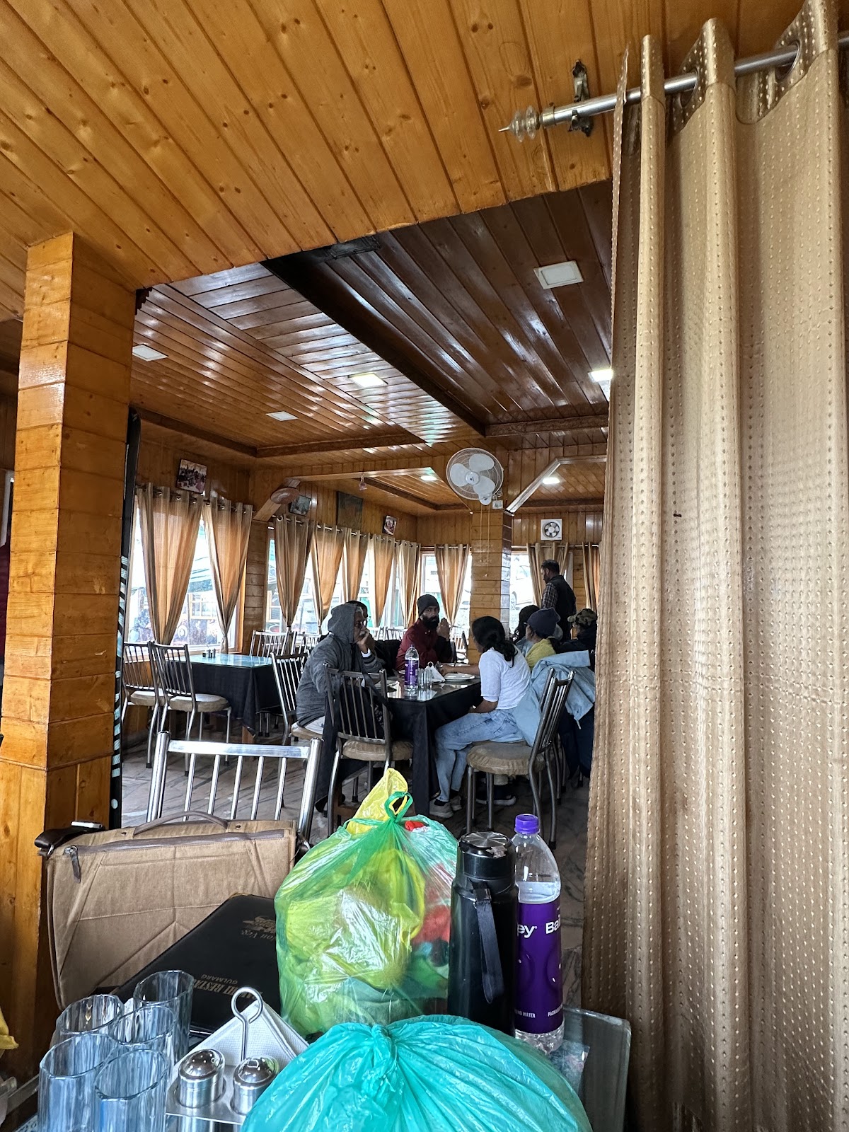 Bakshi Restaurant & Cafe
