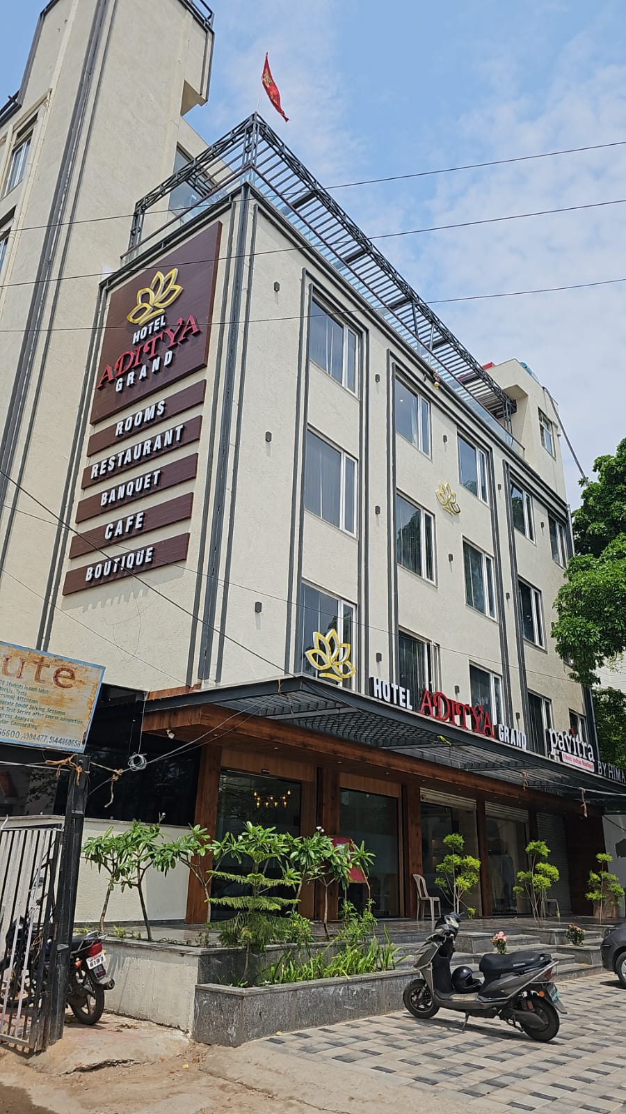 Hotel Aditya Grand - Bhopal