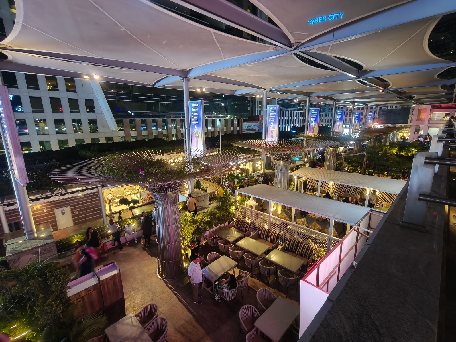 DLF CyberHub (Gurugram, Haryana)