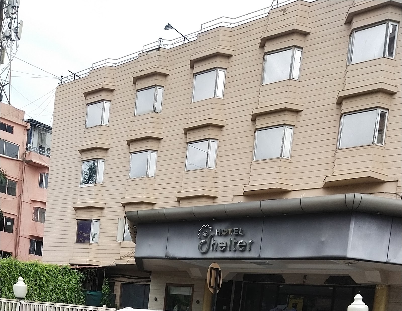 Hotel Shelter