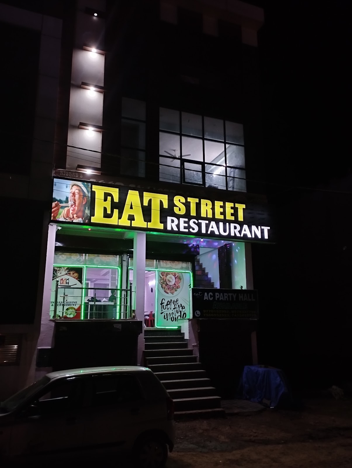 EAT STREET RESTAURANT
