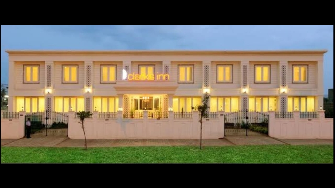Clark's inn Hampi