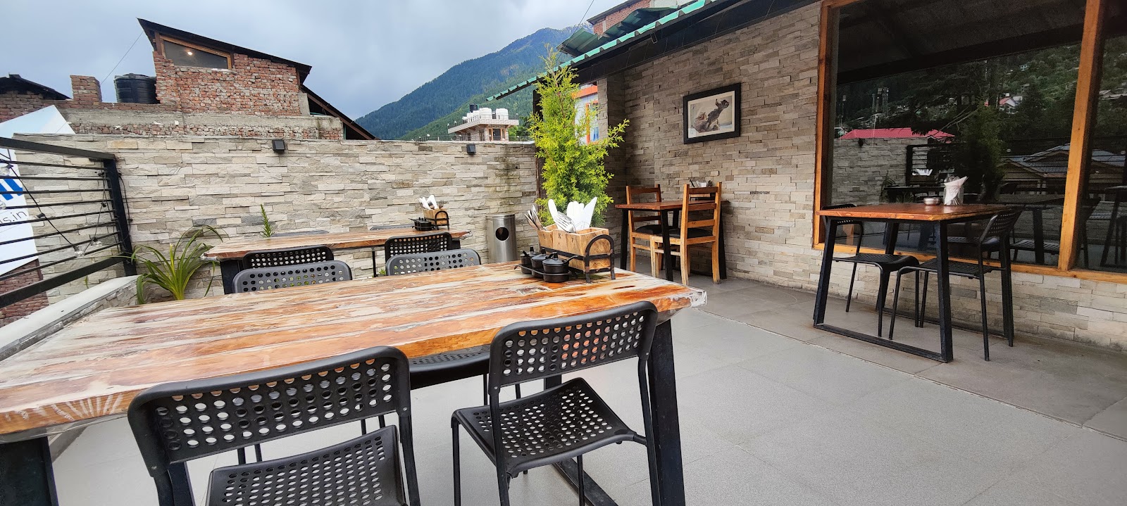 The Corner House Restaurant & Bar