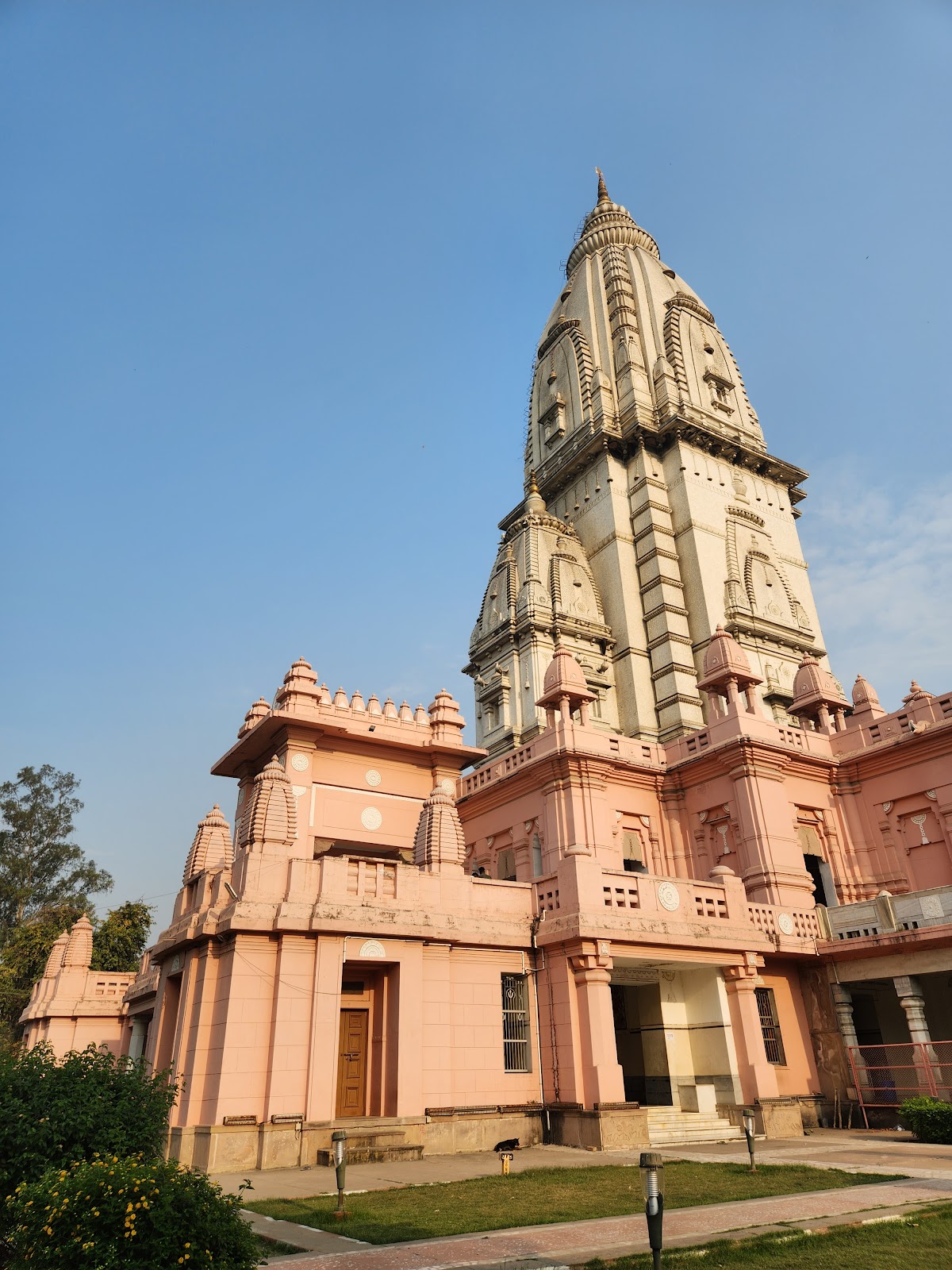 Shri Kashi Vishwanath Temple