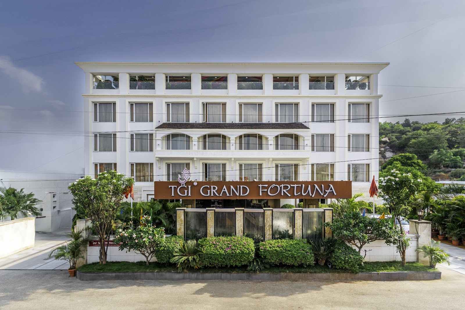 TGI Grand Fortuna, Hosur