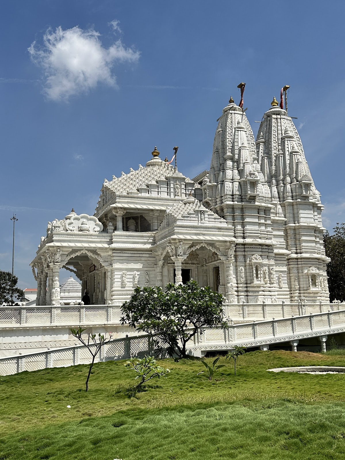 Shree Parshwa Susheel Dhaam Shwetamber Jain Temple - white marble temple
