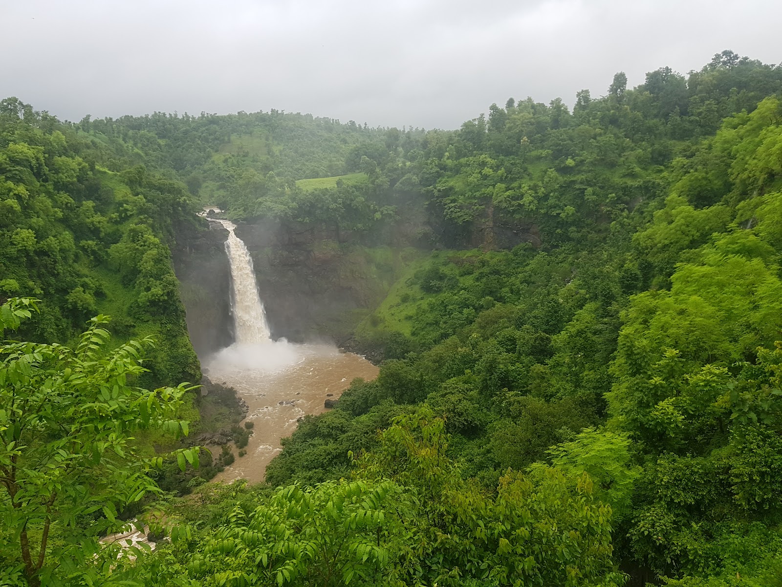 Dabhosa Waterfalls